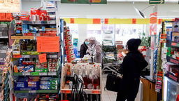 Osoby starsze i niepełnosprawne z Lublina mogą poprosić o zrobienie zakupów. Gdzie zadzwonić?