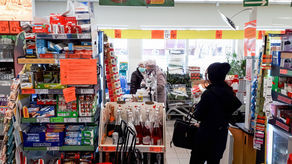 Osoby starsze i niepełnosprawne z Lublina mogą poprosić o zrobienie zakupów. Gdzie zadzwonić?