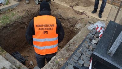 IPN na cmentarzu w Lublinie znalazł fragmenty szkieletów. To mogą być więźniowie Zamku