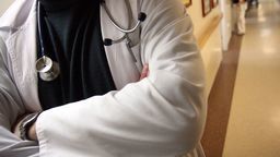 Zbadał kolano, zalecił okłady a pacjent zmarł. Lekarz lubelskiego szpitala usłyszał wyrok