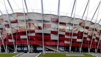 Do pracy w szpitalu na Stadionie Narodowym trzeba ponad 500 osób. Zgłosiło się już 160