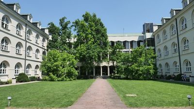 Studenci KUL będą mieli problemy za udział w protestach kobiet? Uczelnia: Nic im nie grozi