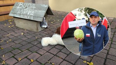 "Buda Jarka" przed biurem posła Przemysława Czarnka. I główka kapusty