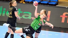 Wśród nominowanych znalazła się, między innymi, Joanna Szarawaga z MKS Perły Lublin (z piłką)