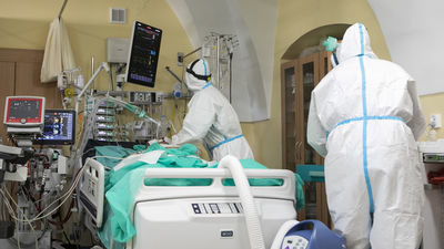 Tak medycy walczą o życie chorych na COVID-19. Praca w klinice przy ul. Staszica w Lublinie