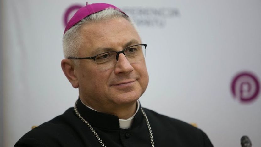 Biskup Artur Miziński.