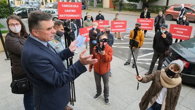 Lubelscy restauratorzy do wojewody: Co mamy zrobić z pracownikami, ZUS-em, podatkami i z towarem?