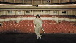 Nie chciałam śpiewać tak, jak śpiewam na swoich płytach popowych. Chciałam zaśpiewać trochę bardziej prosto, z namaszczeniem na interpretację, słowo – opowiada Natalia Kukulska