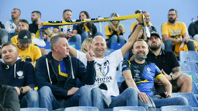 Kibice Motoru Lublin podczas ostatniego ligowego spotkania z RM Solar Falubazem Zielona Góra