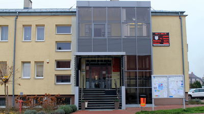 Urząd Gminy w Końskowoli, mimo kadrowego uszczuplenia, pracuje normalnie. Urzędnicy zapewniają, że nie mają objawów, które świadczyłyby o infekcji patogenem