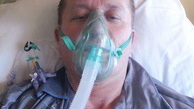 Ja uważam i głośno to mówię, że zagrożenie jest bardzo duże – mówi ks. Józef Hałabis. Na zdjęciu kapłan jeszcze podczas leczenia w szpitalu