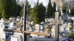 Czy cmentarze zostaną zamknięte 1 listopada? Wiceminister zdrowia odpowiada