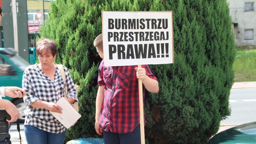 Maria Kosidło z synem protestowała kilka lat temu pod Urzędem Miasta 