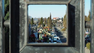 Nie zdążyłeś udekorować grobu? W Świdniku zapalą znicz za ciebie