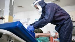 Z powodu koronawirusa w szpitalach 6538 osób. Pod respiratorami już 508