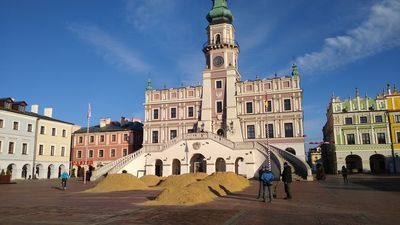 Początek prac przy sztucznym lodowisku