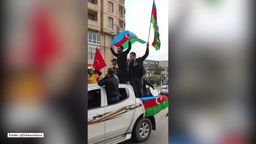 Tysiące azerskich kierowców wyjechało na ulice Baku, aby świętować zawarcie rozejmu z Armenią