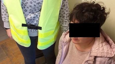 Monika S. po zatrzymaniu przez policjantów. 