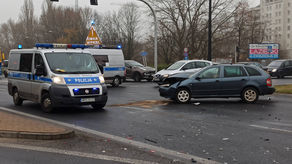 Lublin: Wypadek na Al. Solidarności. Zderzenie trzech samochodów, dziecko zabrane do szpitala