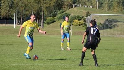 Na zakończenie rundy jesiennej Agros Suchawa pokonał w zaległym spotkaniu Znicza Siennica Różana