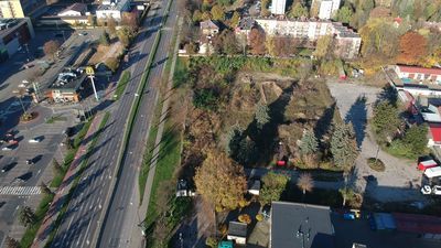 Firma Parexbud Dom Plus stara się o zgodę na budowę bloku niedaleko skrzyżowania al. Spółdzielczości Pracy z ul. Magnoliową