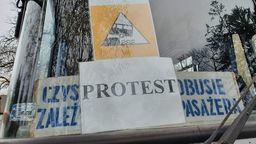 Właściciele firm transportowych są zrezygnowani. "Panuje ogromny chaos"