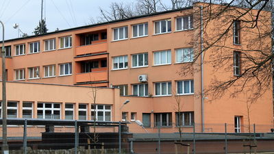 Pozytywny test na obecność koronawirusa obejrzało czterech pracowników różnych wydziałów KPP w Puławach. Wśród nich znajdują się zarówno osoby cywilne, jak i funkcjonariusze