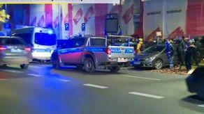 Mnóstwo protestujących i policji przed MEN. Nie chcą ministra Czarnka