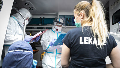 Koronawirus. Zmarło ponad 220 osób. Większość miała choroby towarzyszące