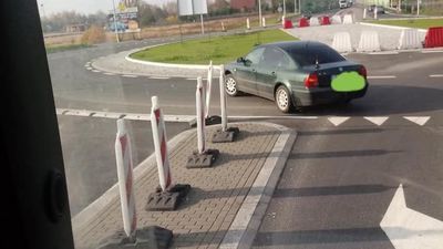 Nasz Czytelnik był świadkiem jazdy pod prąd na rondzie