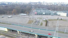 O oferty pracy w szpitalu tymczasowym w Targach Lublin można pytać dzwoniąc na infolinię (tel. 81 307 96 90, w godzinach pracy LUW) lub pisząc e-mail na adres szpitaltymczasowy@lublin.uw.gov.pl