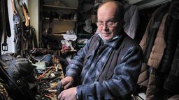 Dariusz Dudkiewicz z ul. Zielonej: Jest bardzo kiepsko. Ale ja nie jestem, jak to mówią, taki „miętki” żeby się od razu zamykać. Muszę tu być aż do śmierci. To moje miejsce