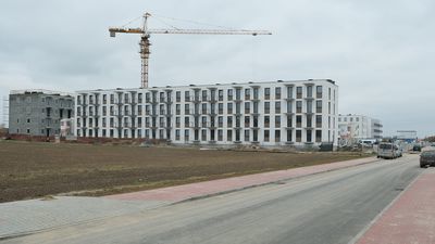 Mieszkanie Plus w Świdniku. Droga gotowa, trwają prace we wnętrzu bloków