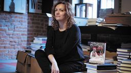 – Dzisiaj zachwycam się tym dramatem, bawię i wzruszam. Zachwycam, bo jest ponadczasowy i uniwersalny, jako jeden z niewielu przetrwał próbę czasu – mówi Monika Sliwińska