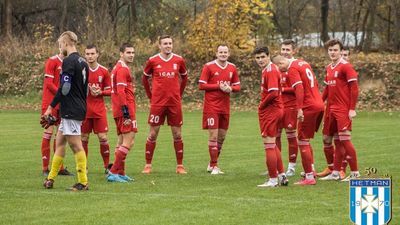 Dopiero po ostatnim meczu rundy jesiennej Hetman Żółkiewka wskoczył na fotel lidera detronizując Brata-Cukrownika Siennica Nadolna