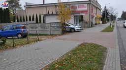 Wyjeżdżała z posesji i potrąciła pieszą. Kobieta trafiła do szpitala