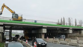 Wiadukt kolejowy nad ulicą Diamentową