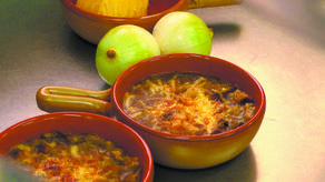 Nastaw się na rosół. Przepisy na jesienne zupy