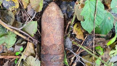 Niebezpieczne znalezisko w lesie koło Rejowca Fabrycznego