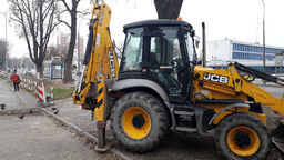 Zatrzymujące się w tym miejscu autobusy blokowały ruch. Po zakończeniu prac, ich kierowcy będą mogli korzystać z nowych zatok