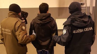 Chełm. Próbował dostać się do Polski ukryty między belami materiału