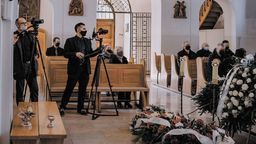 Kościół podkreśla, że uczestnictwo wirtualne może być przeżyciem duchowym ważnym dla osoby, która z przyczyn od siebie niezależnych nie może wziąć udziału w liturgii pogrzebowej