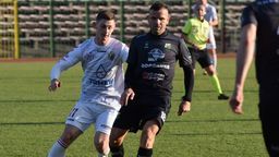 Rafał Kruczkowski zdobył dwa gole dla Hetmana, a Tomasz Brzyski jednego dla Chełmianki