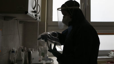 Tragiczny rekord. Zmarło 45 osób. Kobieta z powiatu bialskiego miała 30 lat i żadnych chorób współistniejących