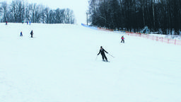 Stoki otwarte, a narciarzy pilnuje policja i sanepid