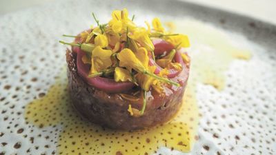 Tatar na Sylwestra. Z wołowiny, śledzia, a nawet z awokado