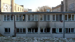 Dawniej mieścił się tutaj Dom Turysty należący do Polskiego Towarzystwa Turystyczno-Krajoznawczego. Obecnie to popadający w ruinę pustostan odwiedzany przez bezdomnych i puławskich miłośników graffiti