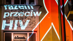"Kobiety nie chorują na AIDS. One na AIDS umierają". Światowy Dzień AIDS w cieniu COVID-19