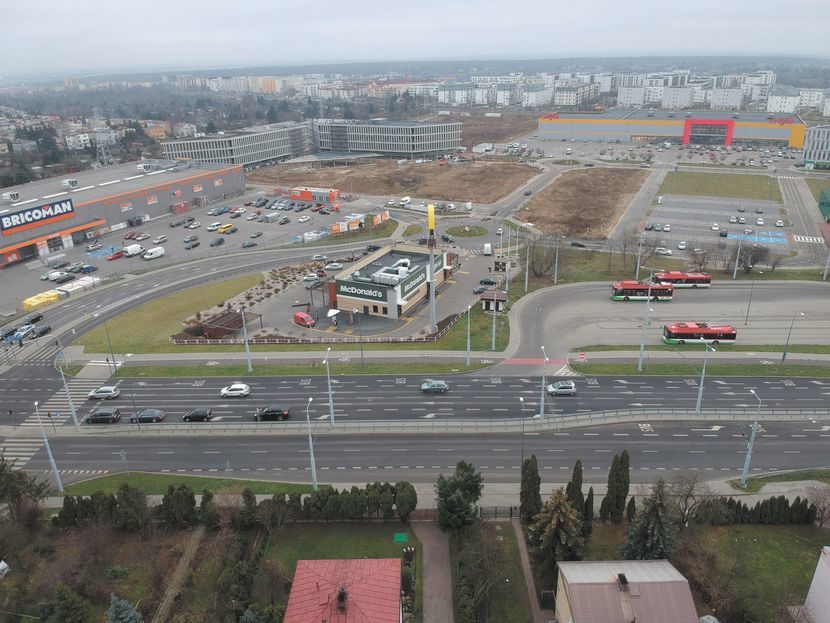 Nowe centrum handlowe miałoby powstać w sąsiedztwie już istniejących sklepów na skraju dzielnicy Węglin Południowy