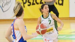 Ilaria Milazzo (z piłką) weszła do gry z ławki i uzbierała 11 punktów, 9 zbiórek  oraz 8 asyst.